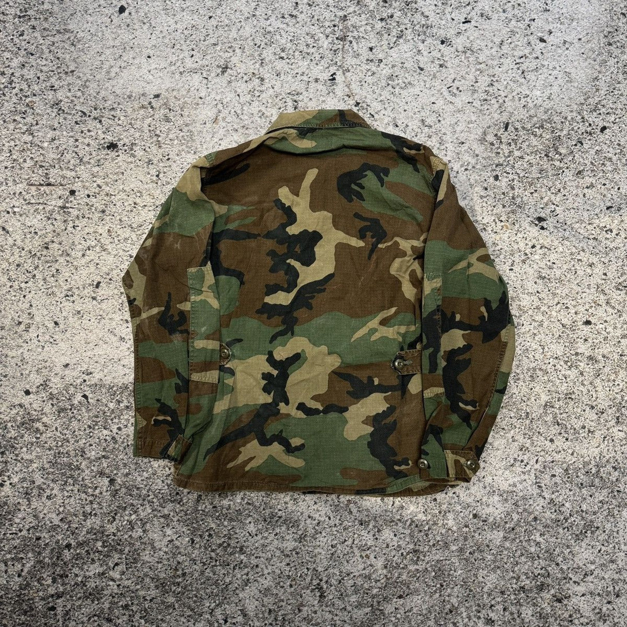 Camisa de carga con camuflaje de bosque estadounidense de los años 80