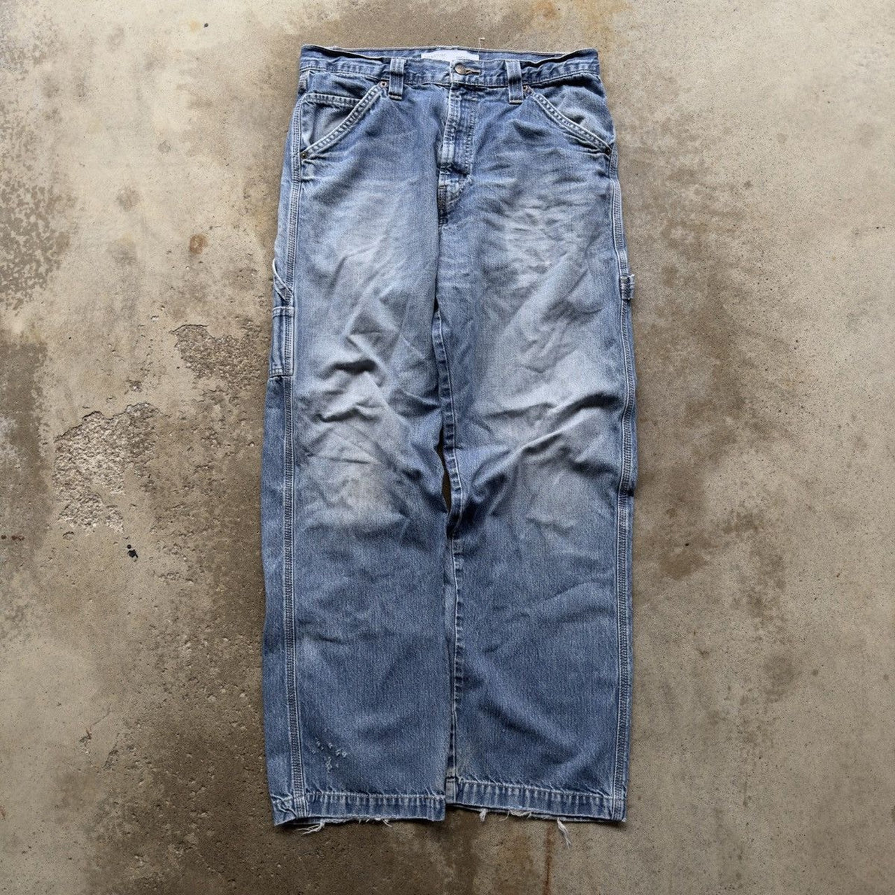 Vaqueros de carpintero holgados y desgastados de Levi's de los años 2000