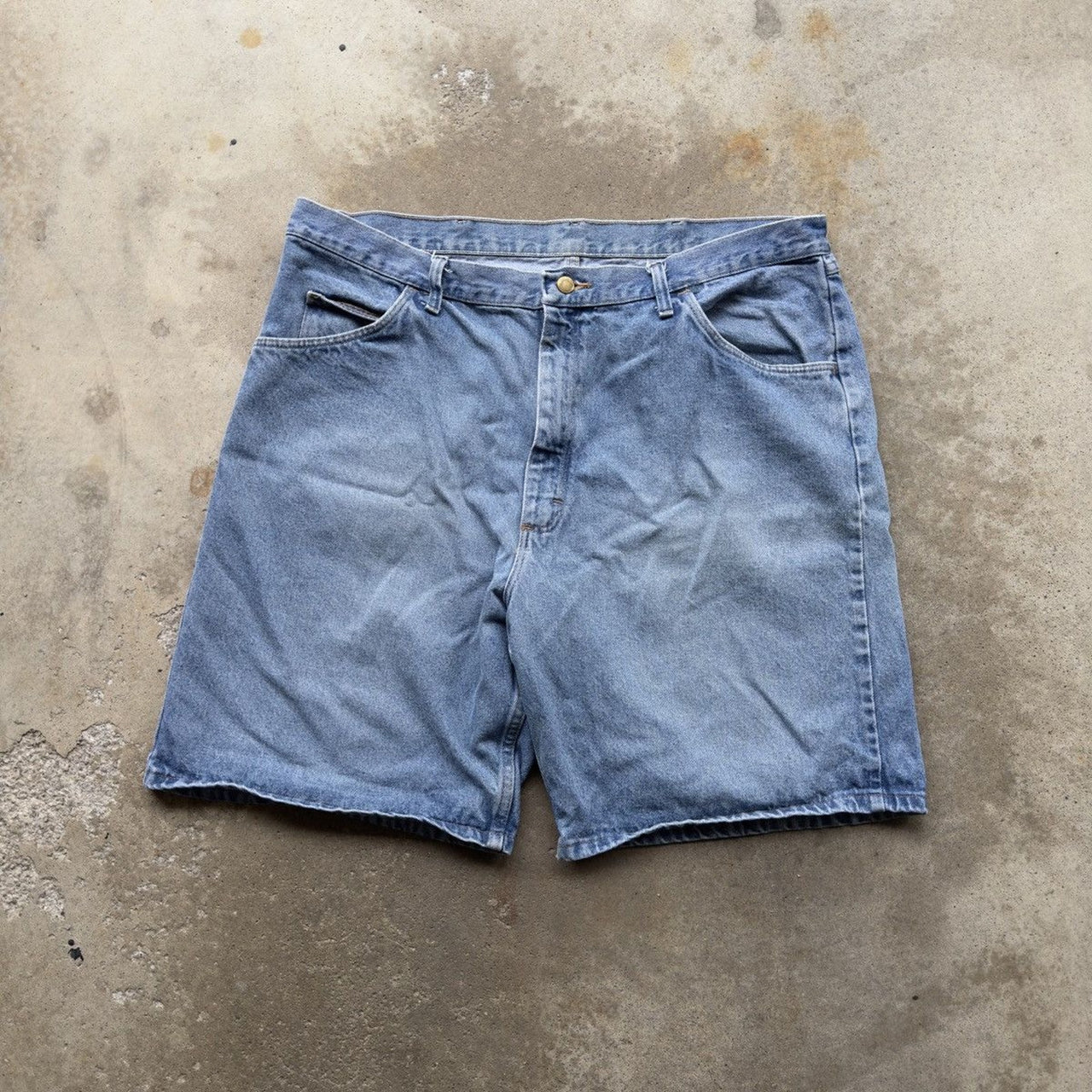 2000s Wrangler Baggy Faded Denim Jean Shorts