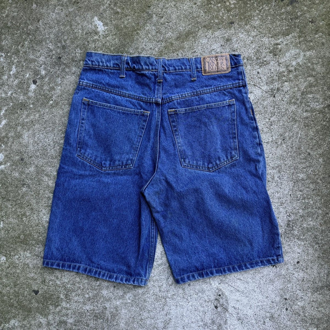 Pantalones cortos vaqueros holgados estilo skater con el logo de Canyon River Blues de los años 2000