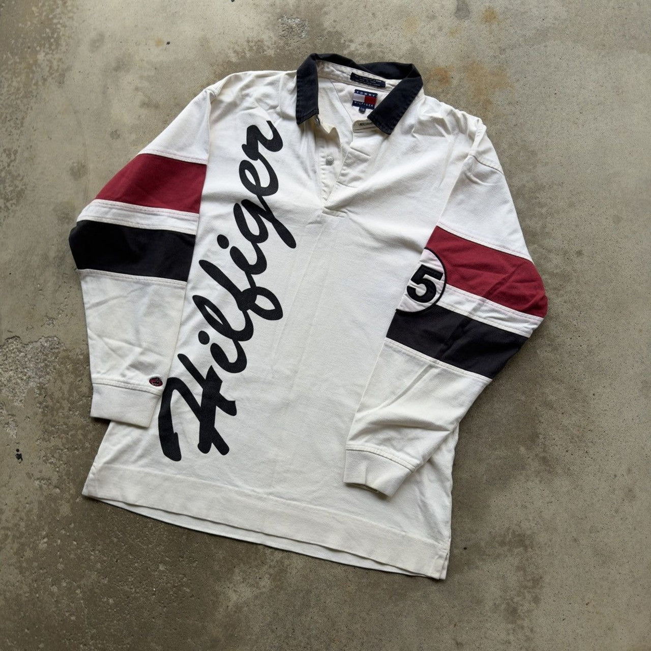 Camiseta de rugby con logotipo a rayas de Tommy Hilfiger, años 90 y 2000, años 2000