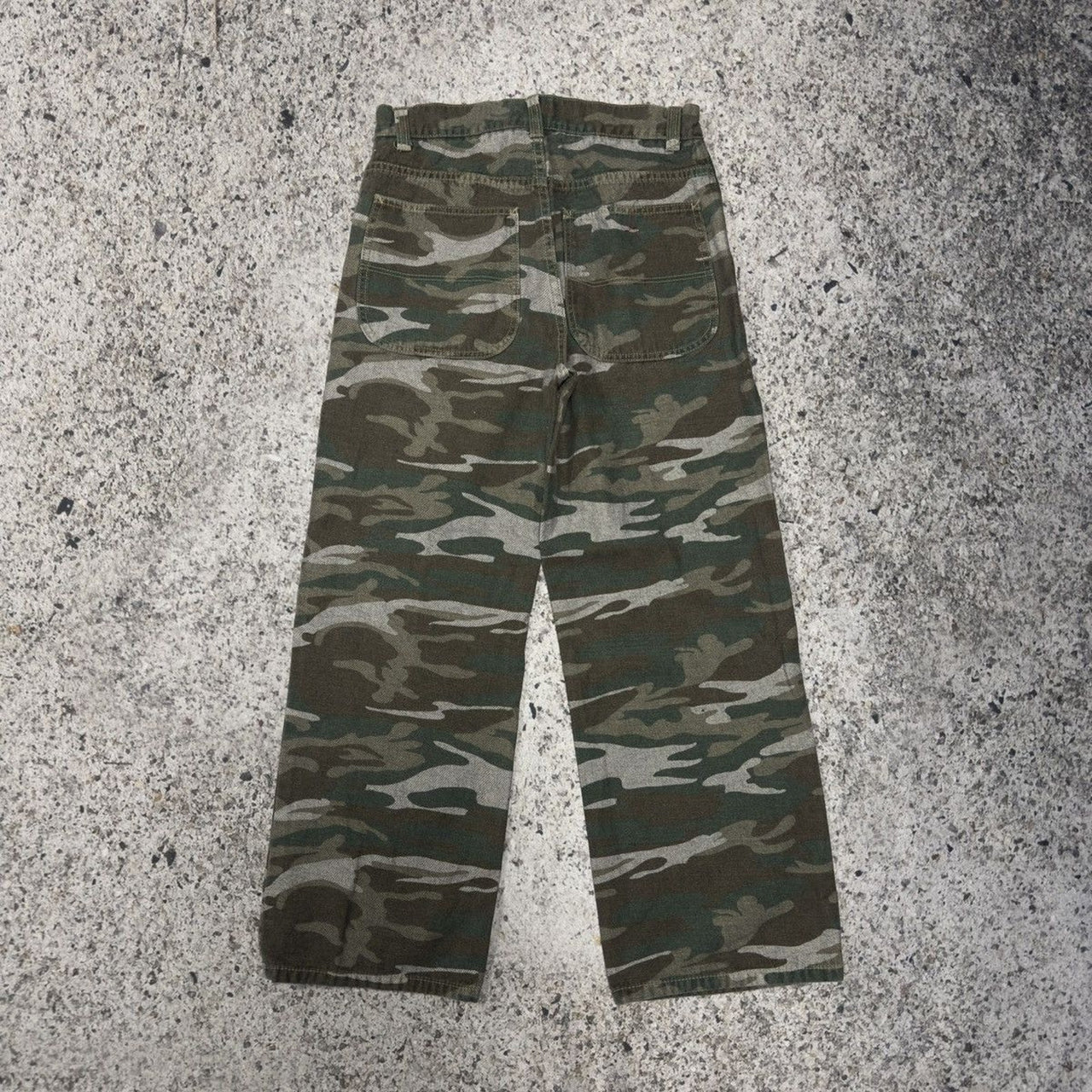 Pantalones anchos estilo skater de camuflaje de la Ruta 66 de los años 2000