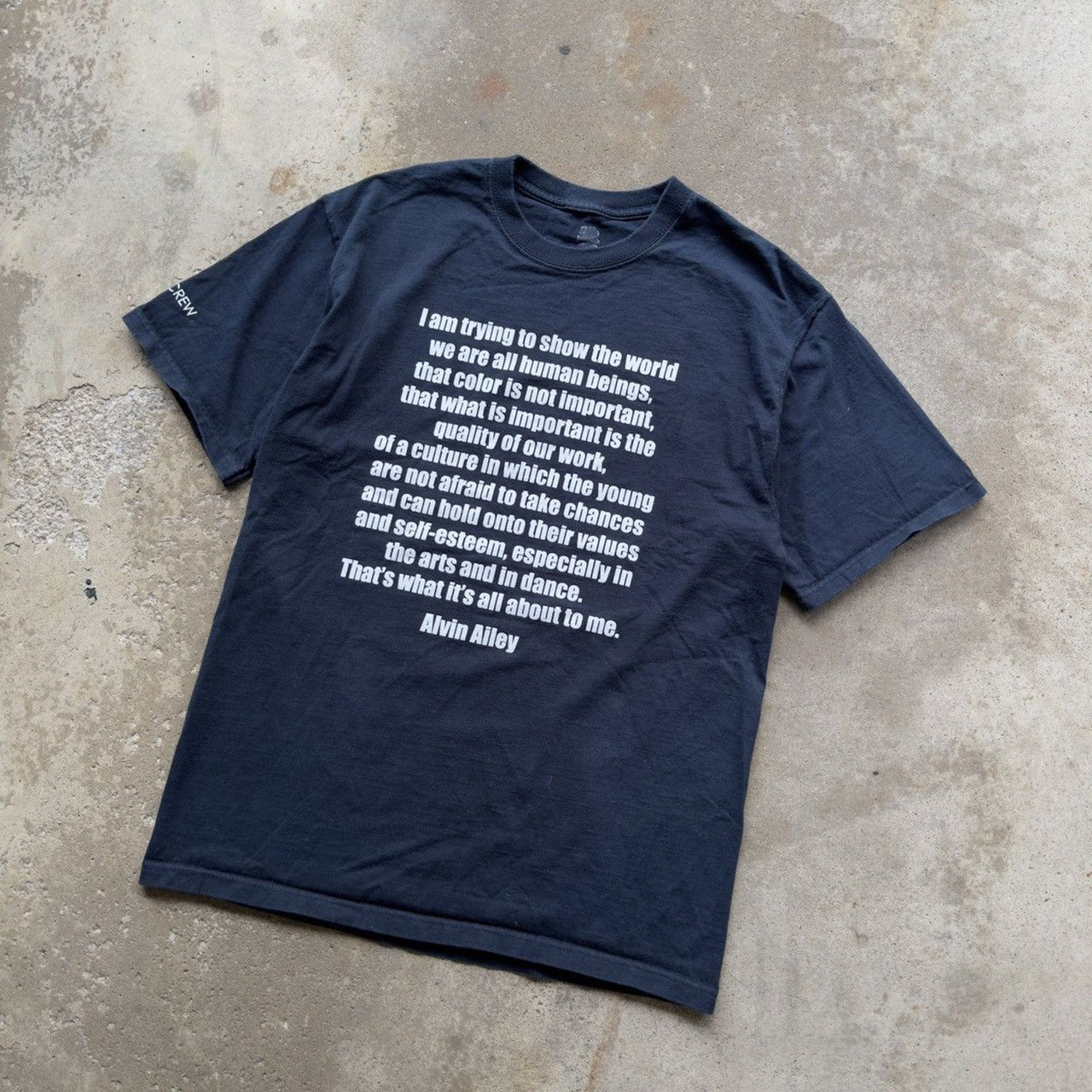 CAMISETA CON FRASES DE IGUALDAD DE ALVIN AILEY DE LOS AÑOS 2000