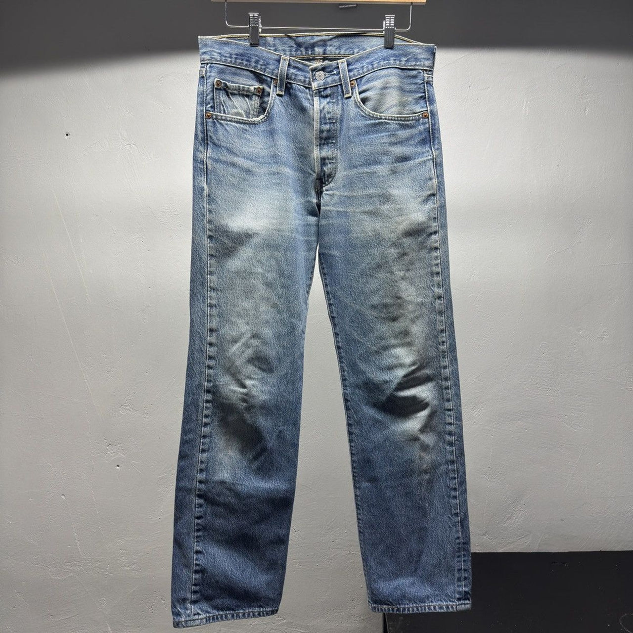 2000s Levi's 501xx Faded Distressed Jeans
