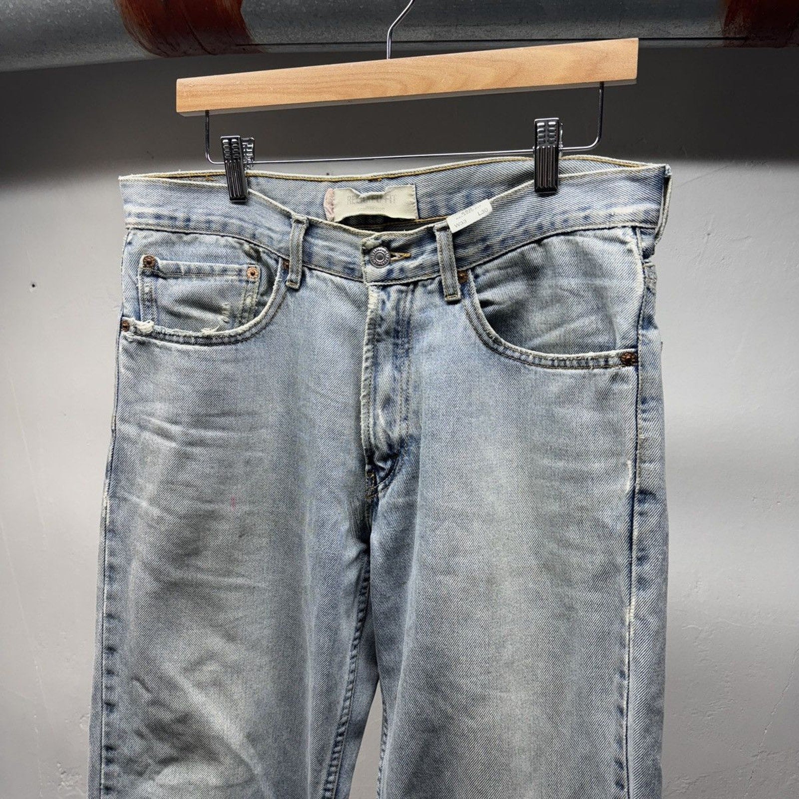 Vintage 2000s Levi's 550 Baggy Faded Jeans — Garment Trafficker