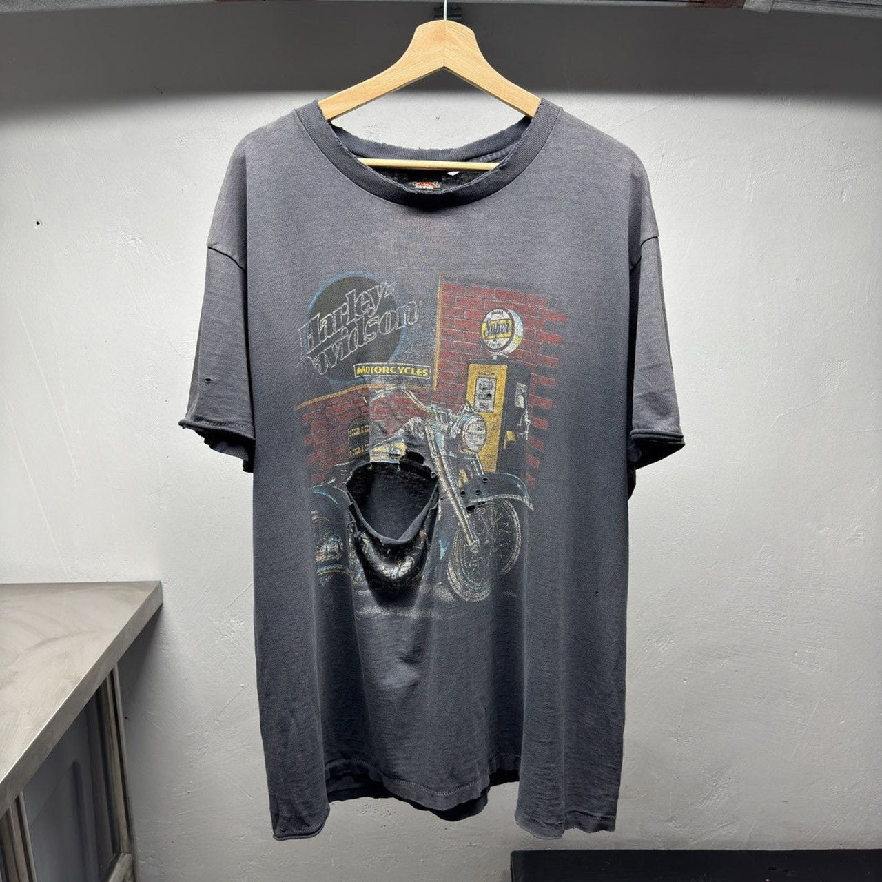 1990s Harley Davidson Thrashed Faded Distressed Tee