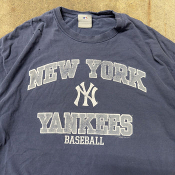 2000s New York Yankees Thrashed Faded Tee