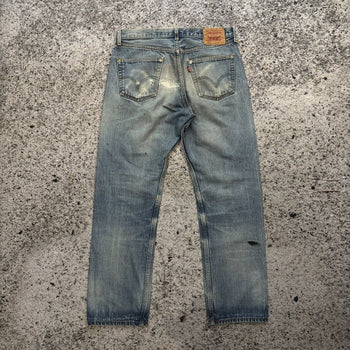 Vaqueros Levi's 501 Faded Thrashed de la década de 2000