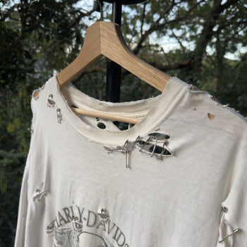 2000s Harley Davidson Thrashed Skull Flame Longsleeve Tee