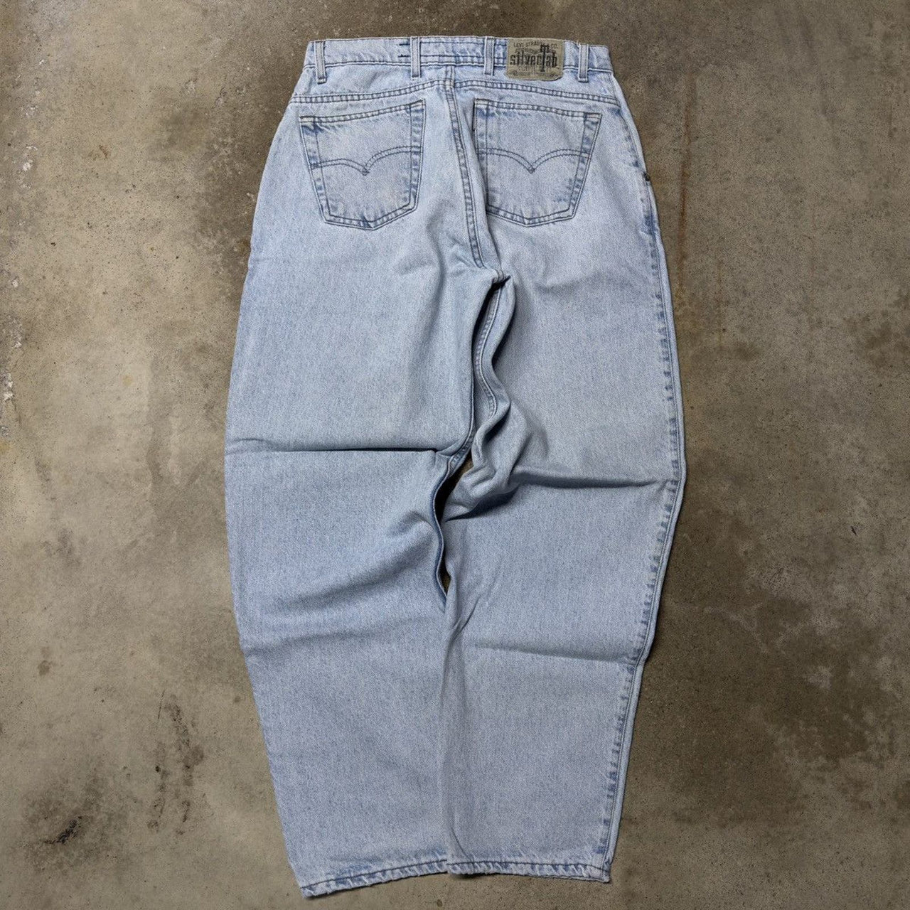 1990S LEVI’S SILVERTAB BAGGY LIGHT WASH DENIM SKATER JEANS