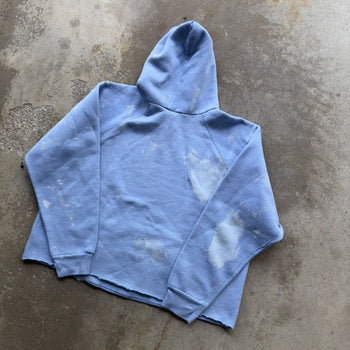 1980s PAINT SPLATTERED CROPPED BABY BLUE RAGLAN HOODIE