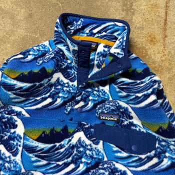 PATAGONIA SYNCHILLA FITZ ROY HOKUSAI WAVE SNAP FLEECE