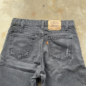 1990S LEVI'S 550 ORANGE TAB FADED BLACK DENIM SKATER JEAN SHORTS