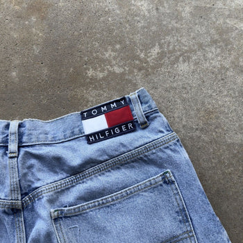 1990s/2000s Y2K TOMMY HILFIGER BAGGY FADED DENIM JEAN SHORTS JORTS