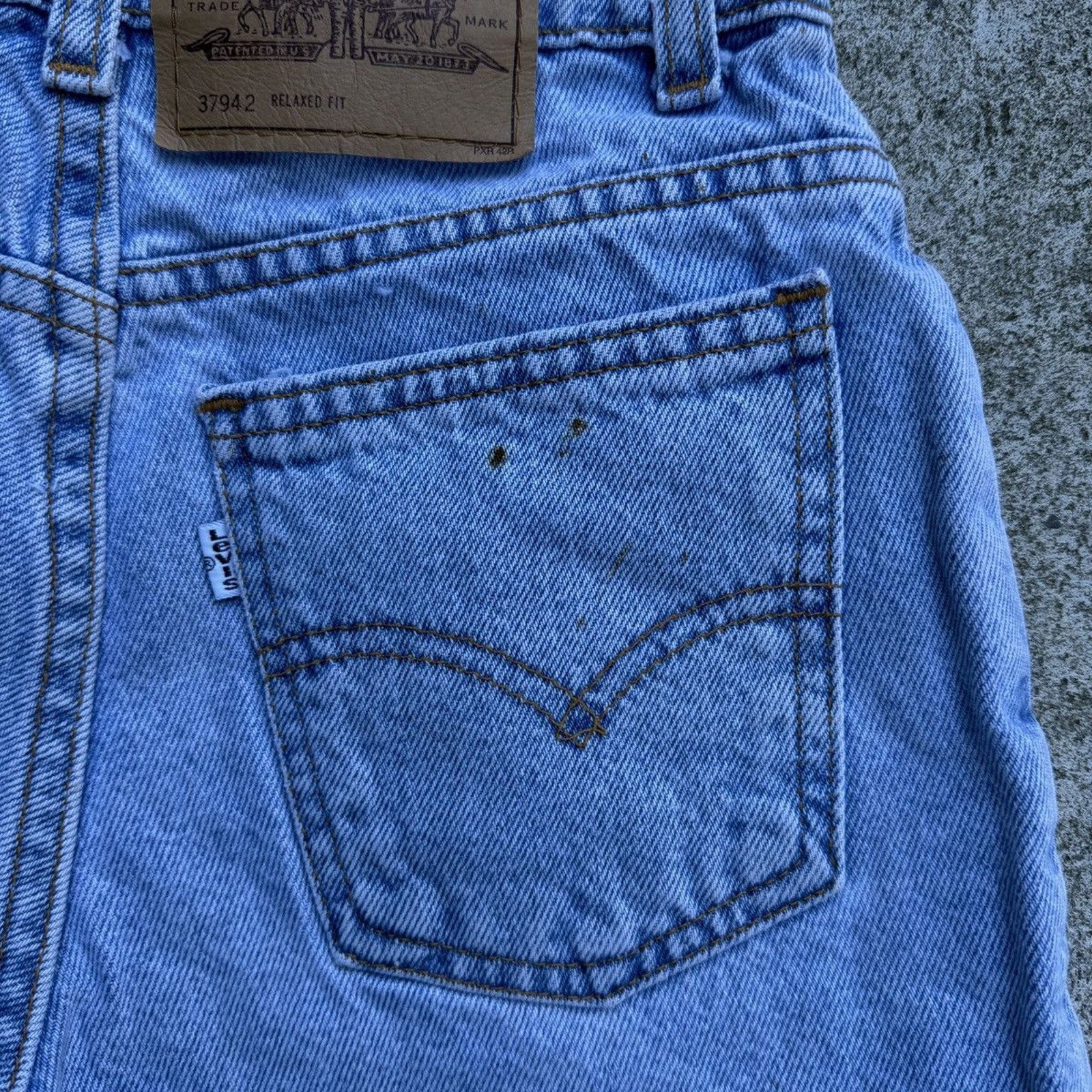 Vintage 1990s Levi's 950 Made in USA High Waisted Shorts