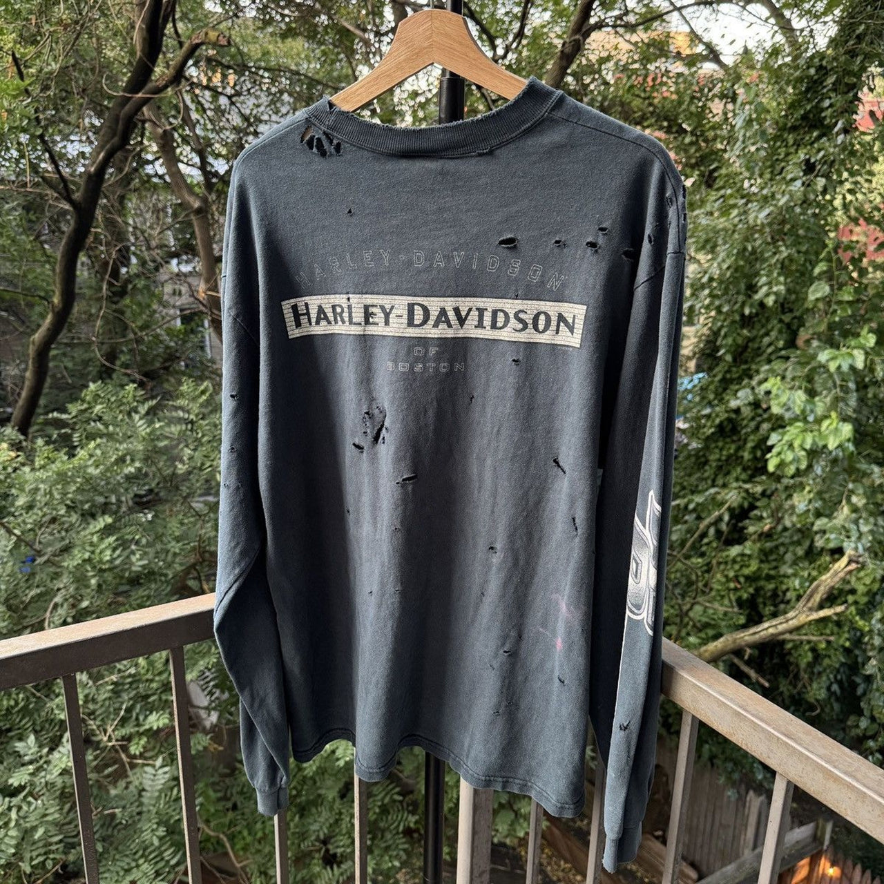 2000s Harley Davidson Thrashed Faded Distressed Longsleeve Tee