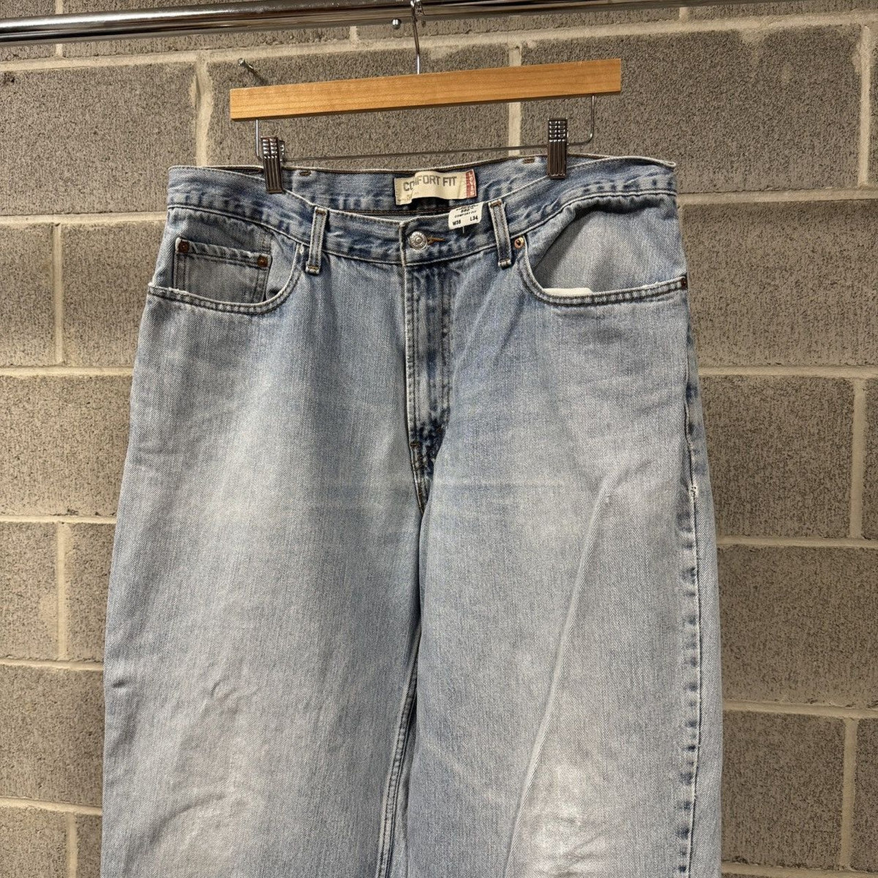 2000s Levi's 560 Baggy Thrashed Faded Jeans