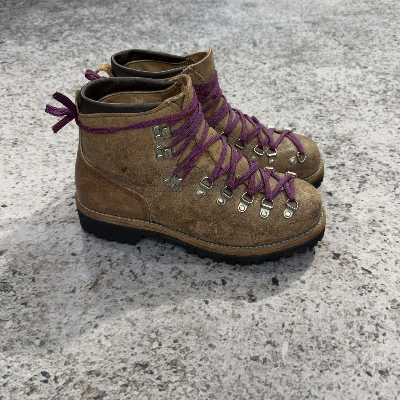 1990s Vasque Steel Toe Vibram Hiking Boots