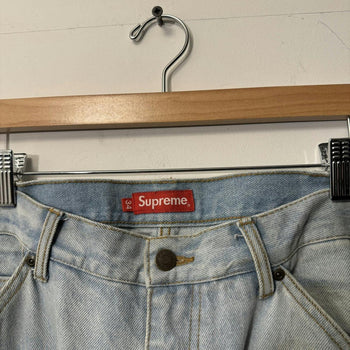Vaqueros utilitarios Supreme SS22 de mezclilla con doble rodilla y lavado claro