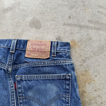 1990S LEVI’S 505 MADE IN USA FADED STRAIGHT LEG DENIM JEANS