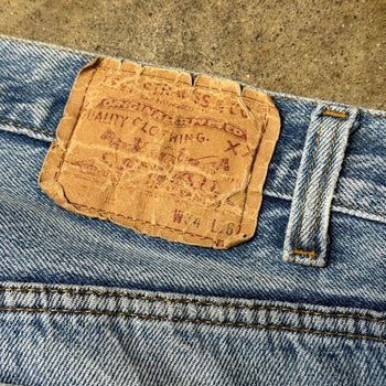 1990s FADED LEVI’S 501XX MADE IN USA DENIM JEANS