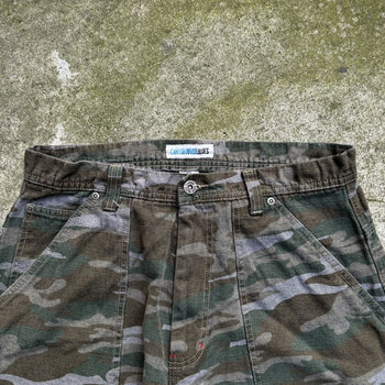 2000S Y2K GREEN CAMO BAGGY SKATER DENIM JEAN SHORTS JORTS