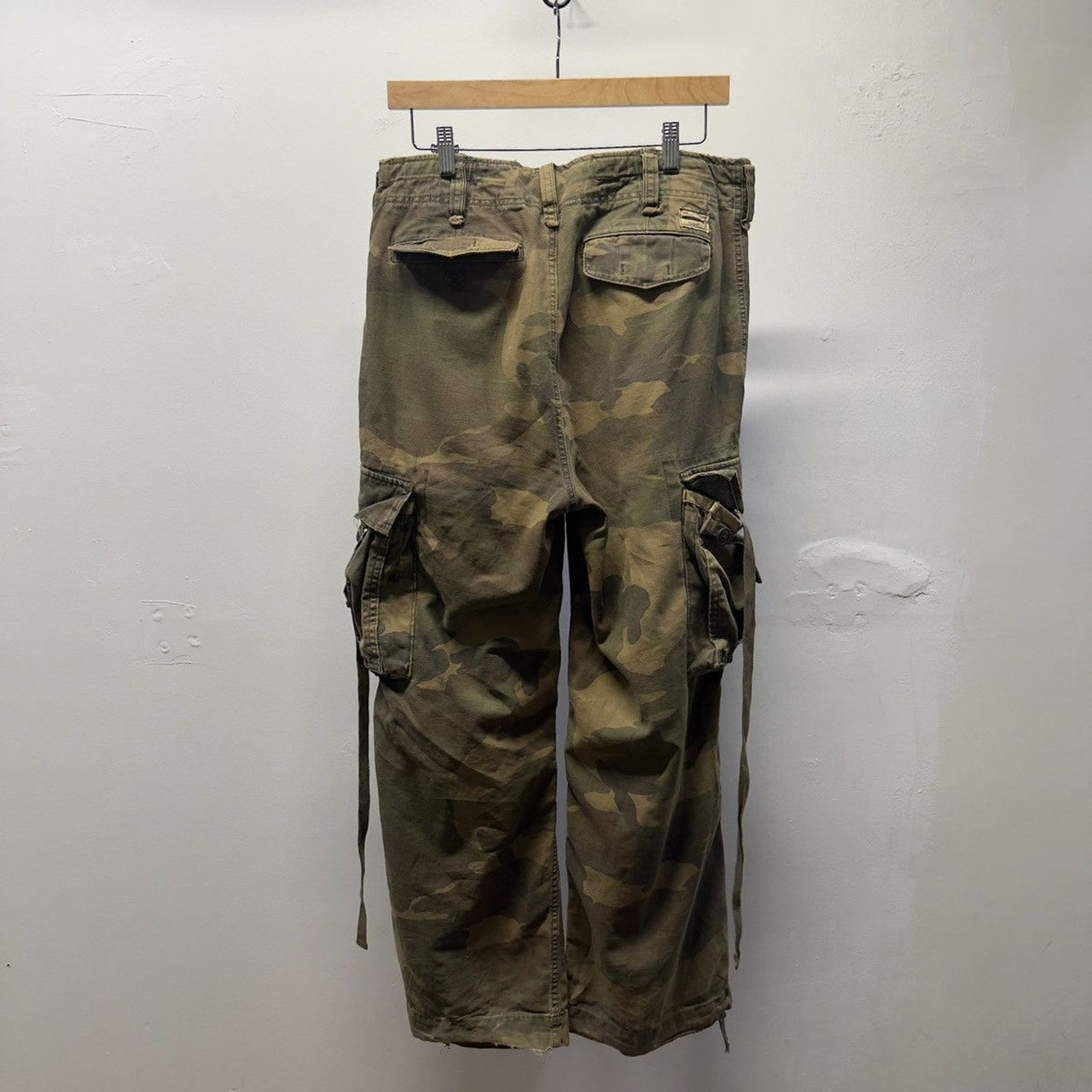 Vintage 2000s Abercrombie & Fitch Camo Paratrooper Cargo Pants