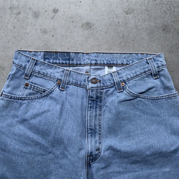 1990s LEVI’S 560 BAGGY LIGHT WASH DENIM JEAN SHORTS JORTS