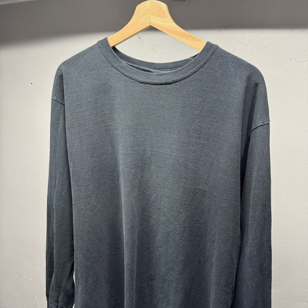 2000s Faded Blank Black Longsleeve Tee