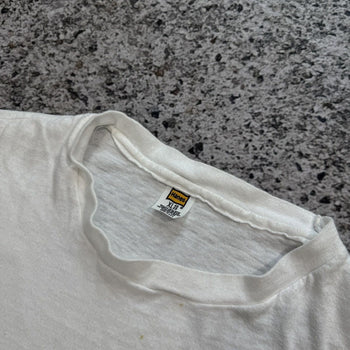 1970年代風の薄紙シングルステッチポケットTシャツ