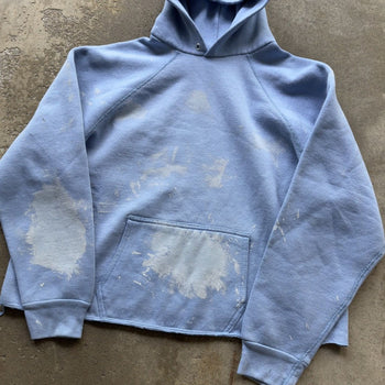 1980s PAINT SPLATTERED CROPPED BABY BLUE RAGLAN HOODIE