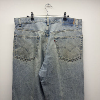 Vintage 2000s Levi's 550 Relaxed Jeans Faded Distressed