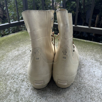 VINTAGE 1980S WHITE BATA BUNNY BOOTS 9R