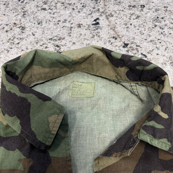 Camisa cargo con estampado de camuflaje de bosque estadounidense de los años 80