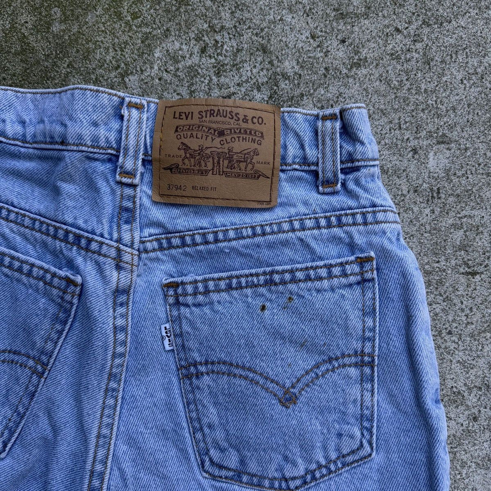 Vintage 1990s Levi's 950 Made in USA High Waisted Shorts