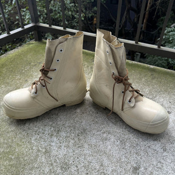 VINTAGE 1980S WHITE BATA BUNNY BOOTS 9R