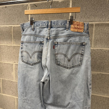 2000s Levi's 560 Baggy Thrashed Faded Jeans