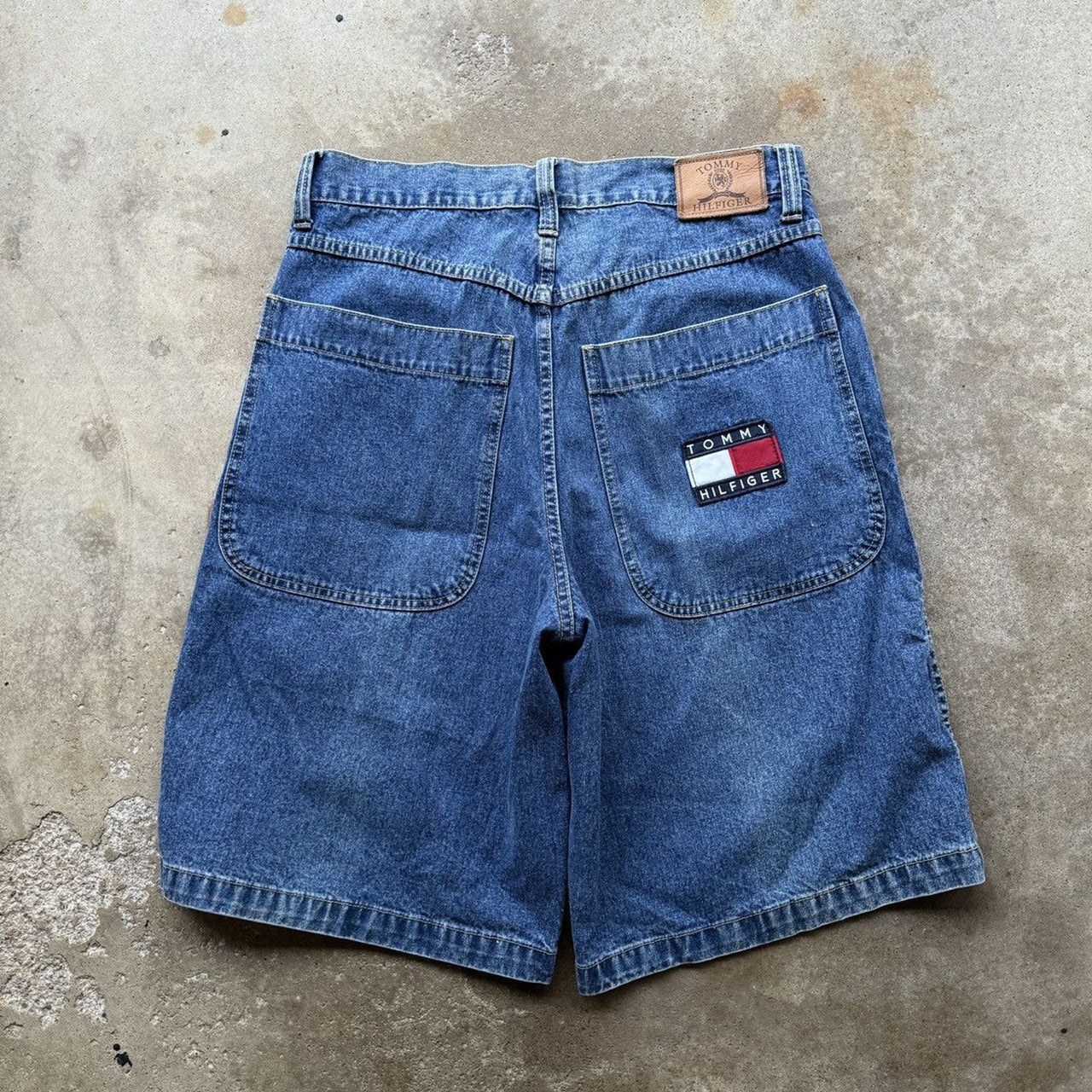 1990S TOMMY HILFIGER BAGGY PATCH LOGO DENIM SKATER SHORTS