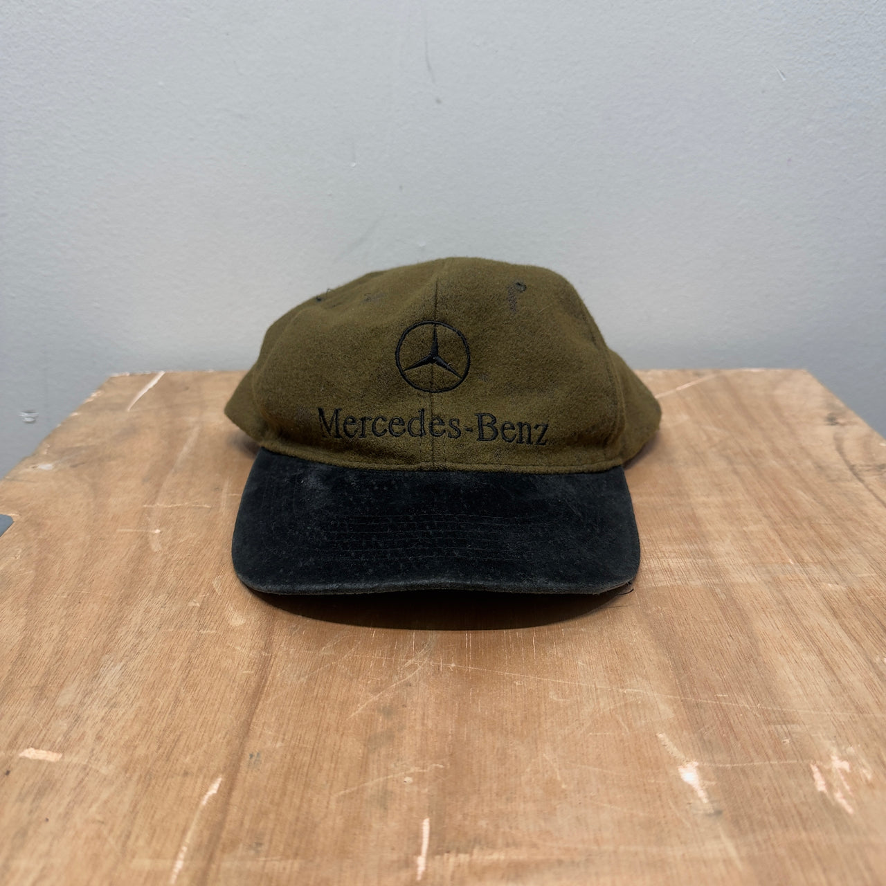 Gorro de lana Mercedes Benz de los años 90