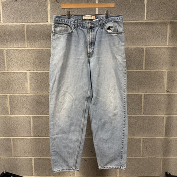 2000s Levi's 560 Baggy Thrashed Faded Jeans