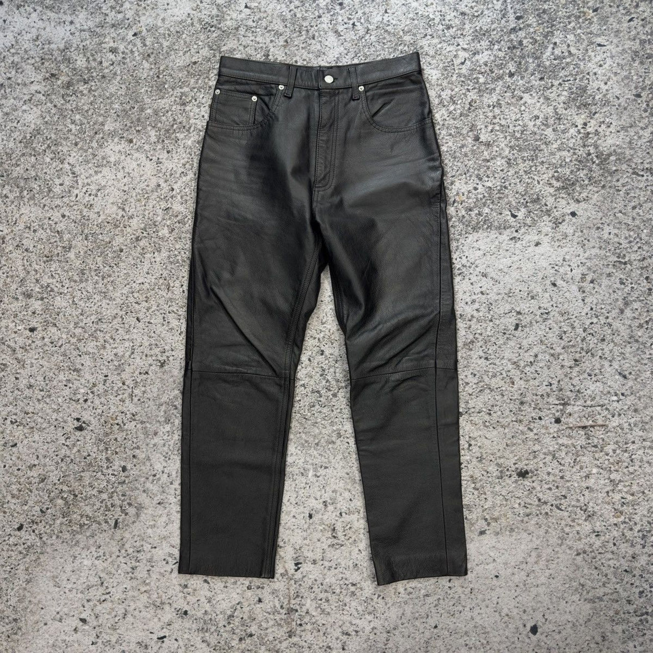 Pantalones de cuero de vaca negro bovino de la colección Roswell de Levi's Lote 53 de los años 2000