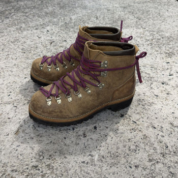 1990s Vasque Steel Toe Vibram Hiking Boots