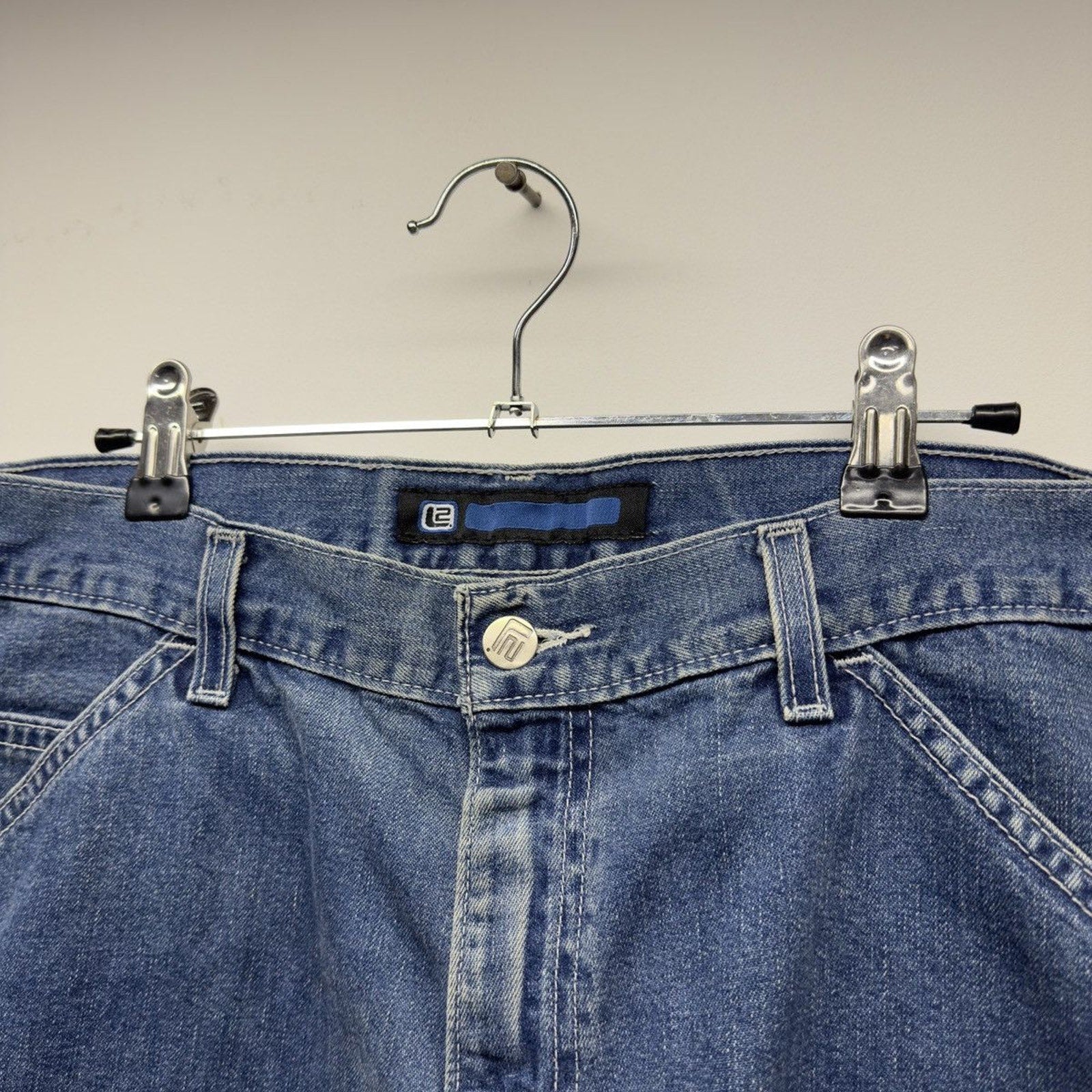 Vintage 2000s Y2K Levi's L2 Baggy Denim Jean Shorts