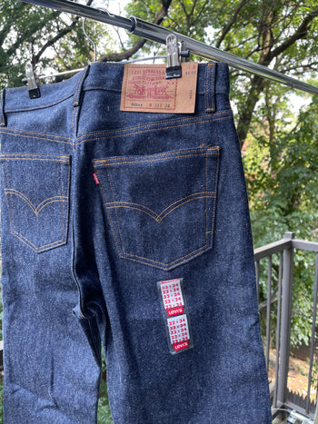 1990s LEVI’S 501XX MADE IN USA DENIM JEANS DEADSTOCK