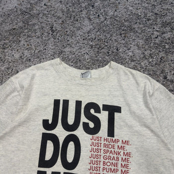 Camiseta sexual "Just Do Me" de los años 90 descolorida
