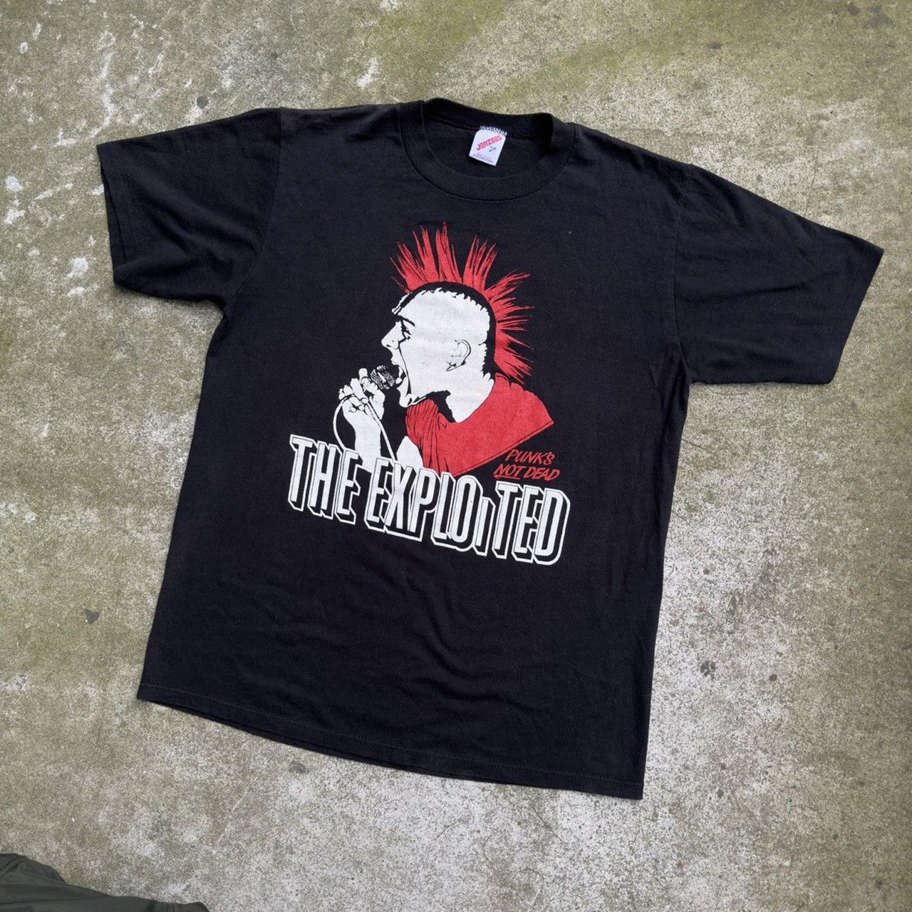 1980s THE EXPLOITED PUNK'S NOT DEAD TEE