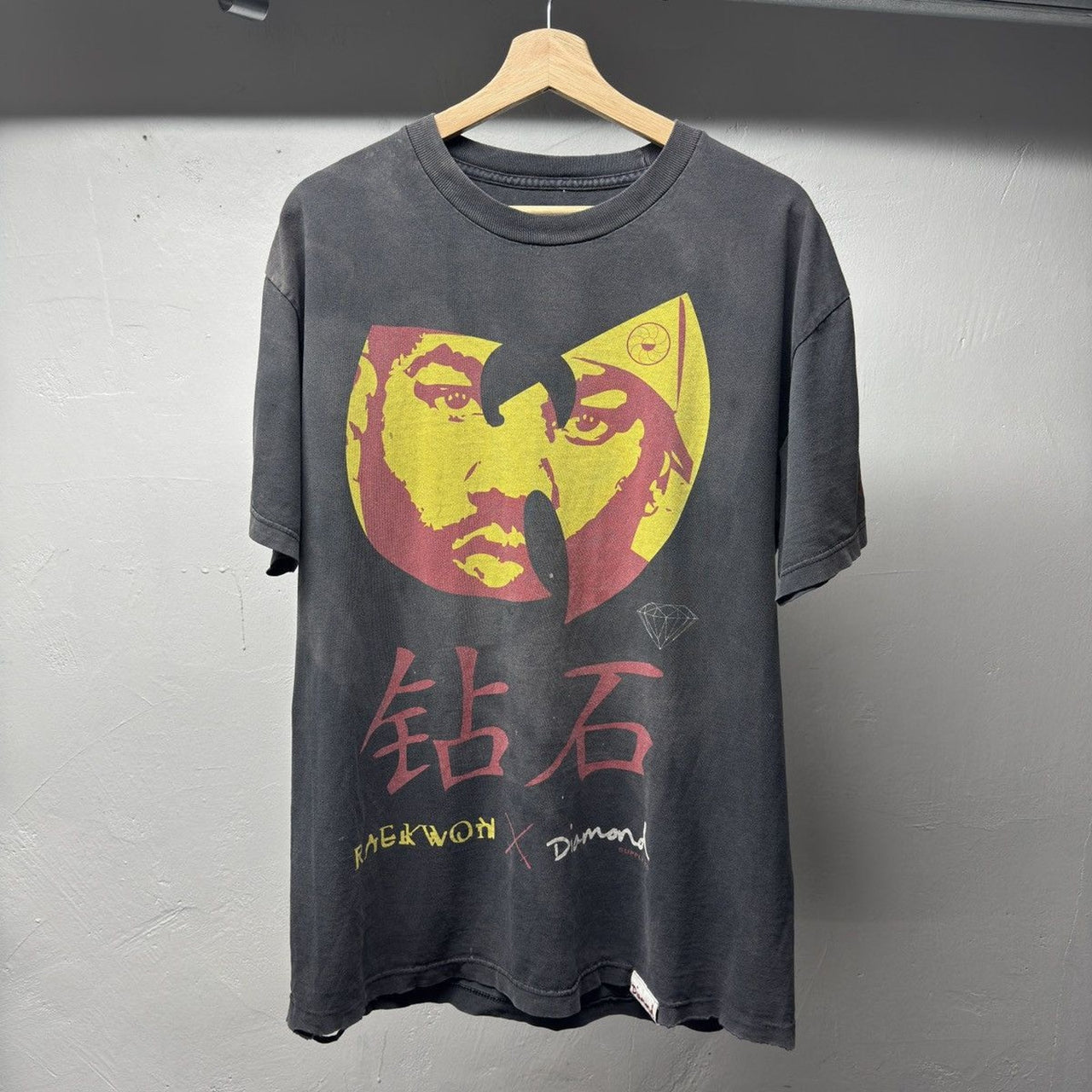 2010s Thrashed Faded Distressed Raekwon Diamond Tee