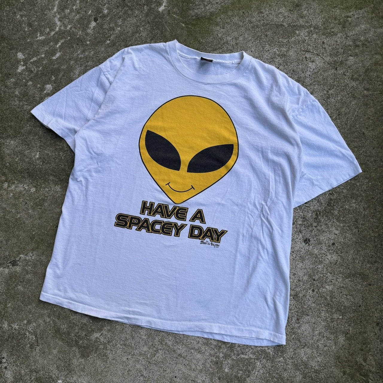 1990s FASHION VICTIM ALIEN HAVE A SPACEY DAY TEE