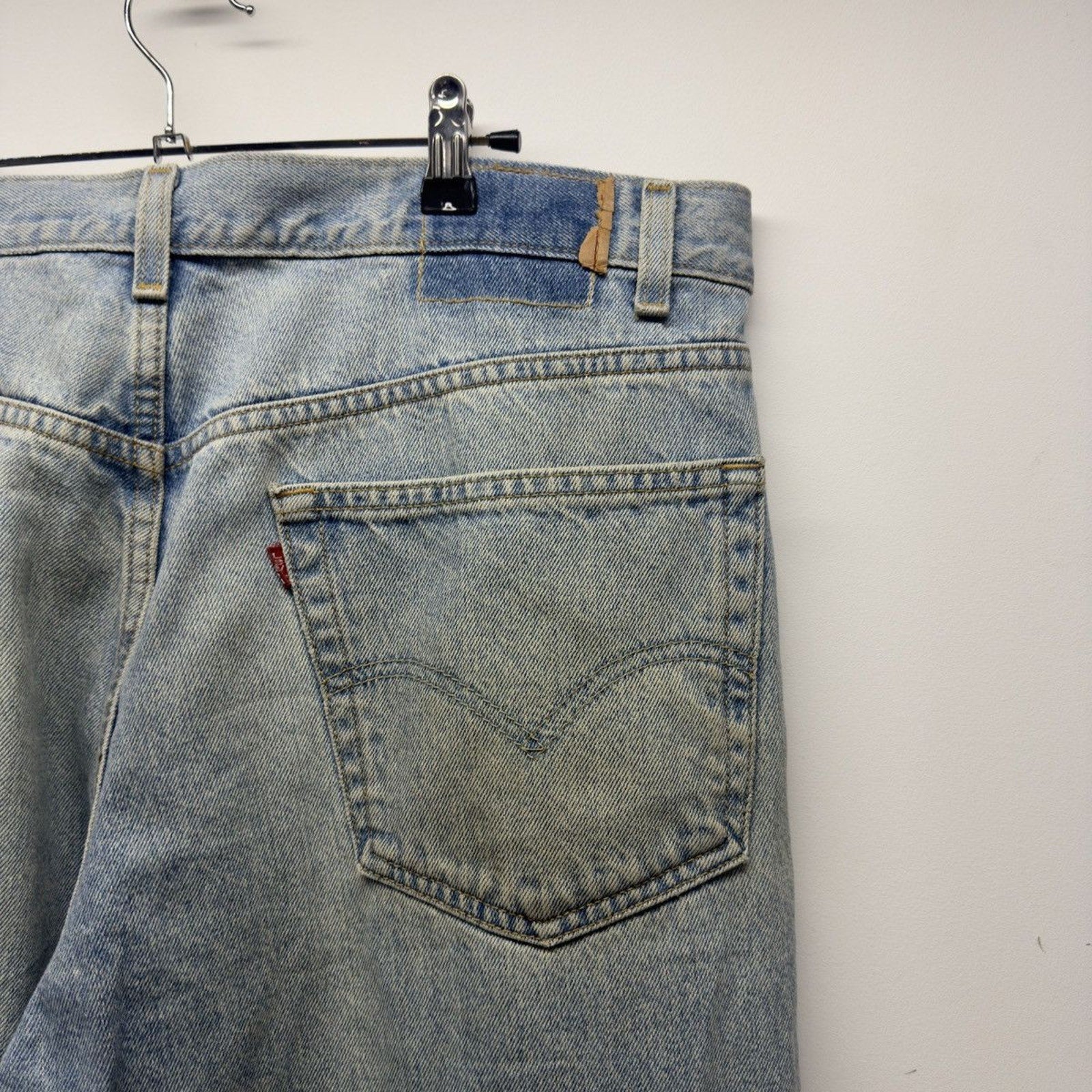 Vintage 2000s Levi's 550 Relaxed Jeans Faded Distressed