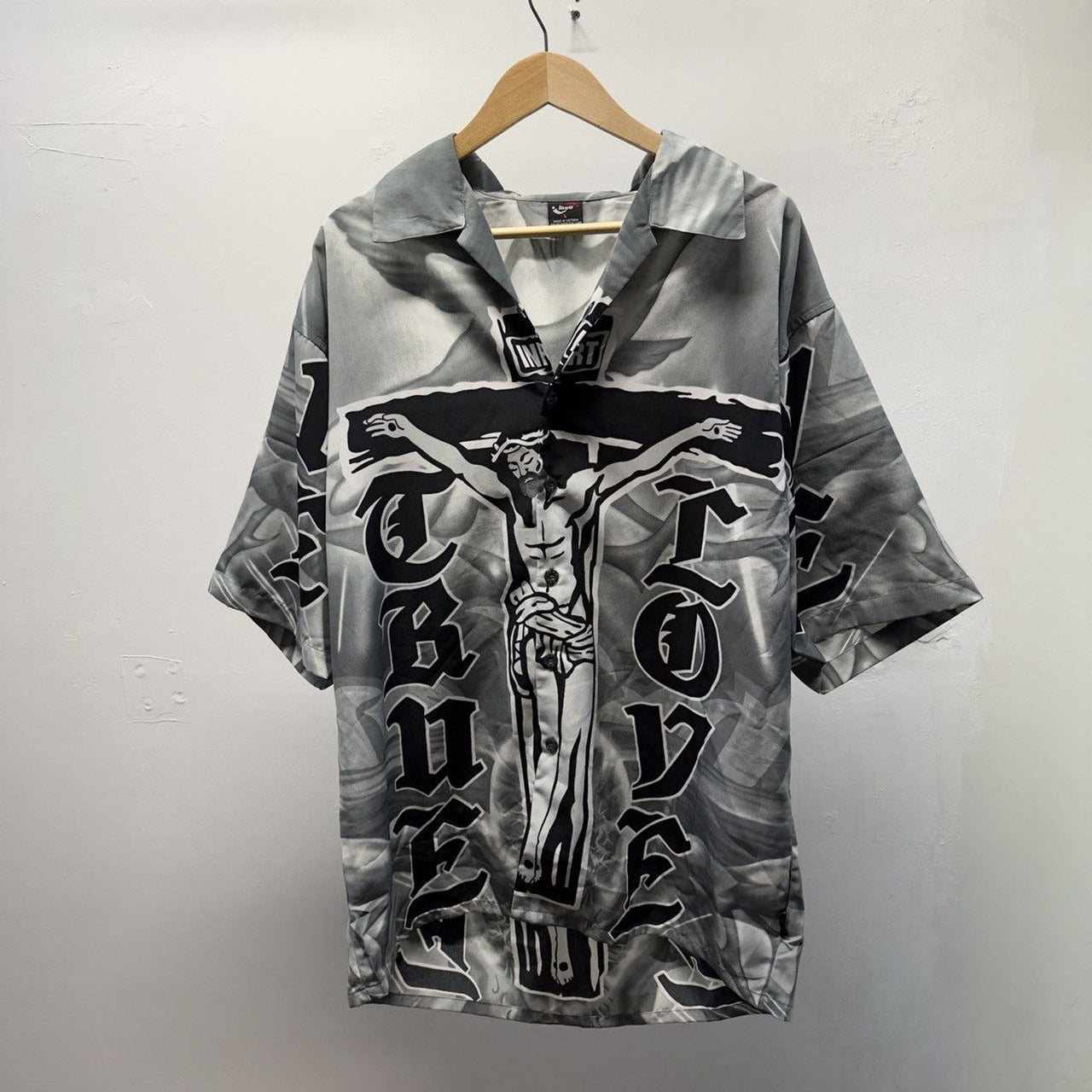 Vintage 2000s Jesus True Love Crucifix Camp Collar Shirt